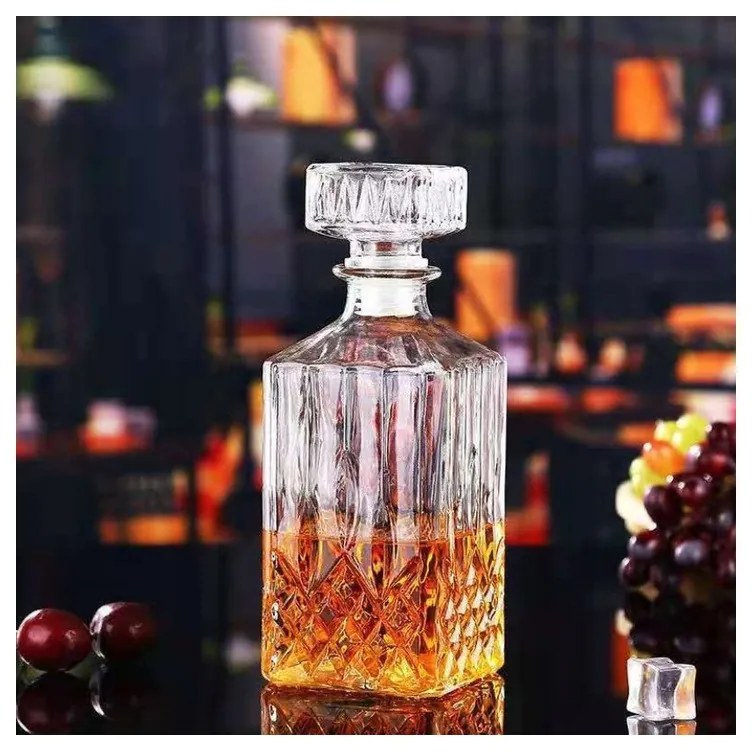 eCa Sklenená karafa na whisky - 950 ml