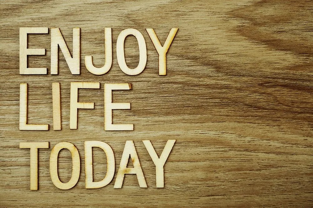 Tapeta s citátom - Enjoy life today