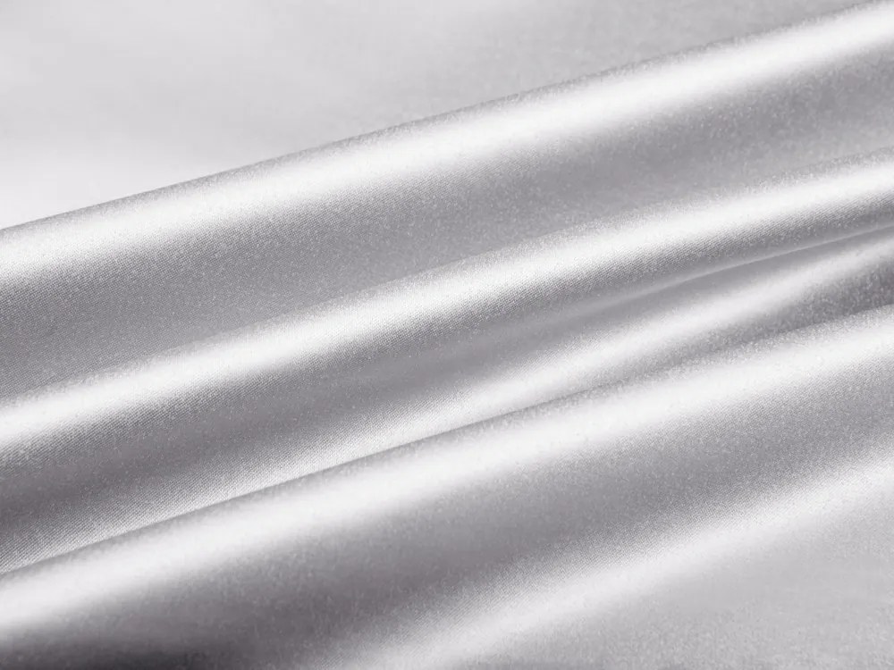 Biante Saténový štvorcový obrus polyesterový Satén LUX-034 Svetlo strieborný 110x110 cm