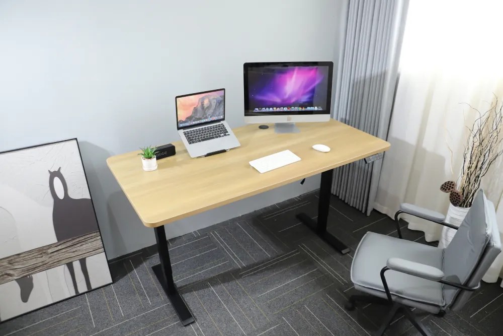 Výškovo nastaviteľný elektrický stôl BestBerg BBAT-16BWD / rozmer 160x80 cm / výška 85-130 cm / čierna/drevo