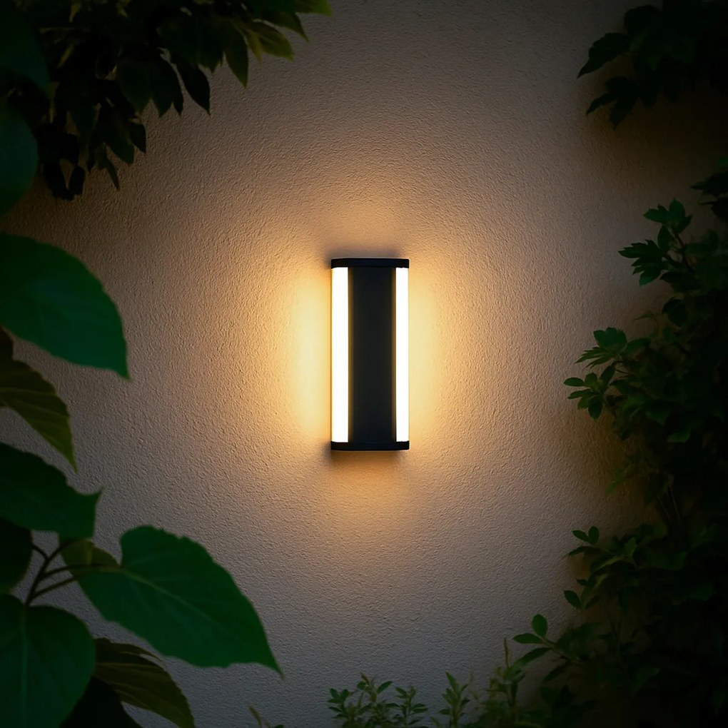 Moderná nástenná lampa čierna 30cm Vrátane LED CCT IP54 - Vanya