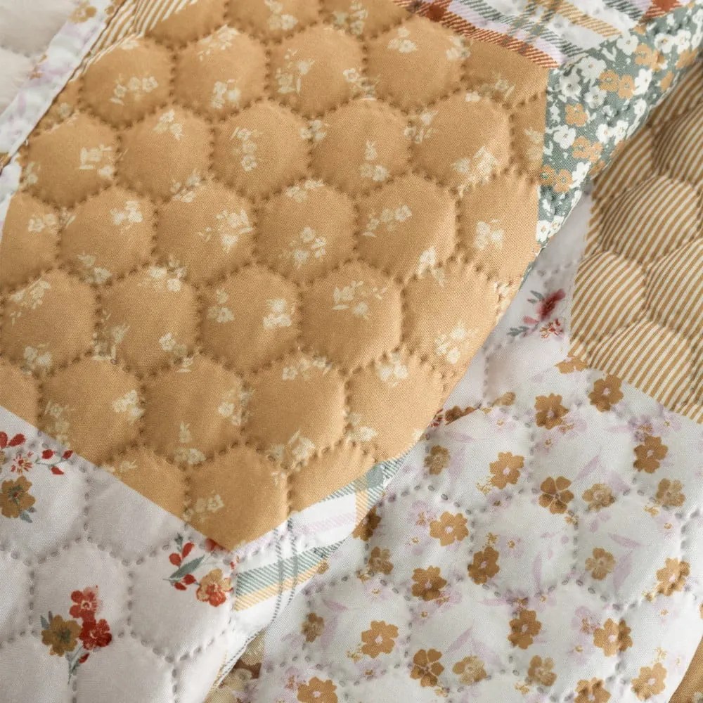 Žlto-béžový prešívaný pléd 220x230 cm Floral Patchwork – Catherine Lansfield