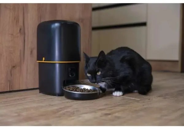 Automatický dávkovač krmiva s mikrofónom a kamerou 4l/5V/3xD Wi-Fi