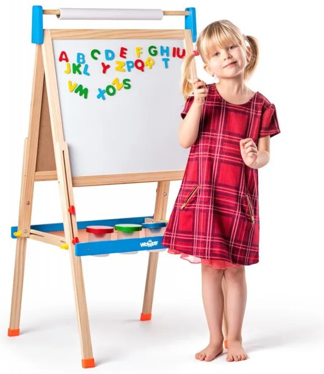 Tabuľa "ABC" s písmenami, s rolkou papiera a téglikmi