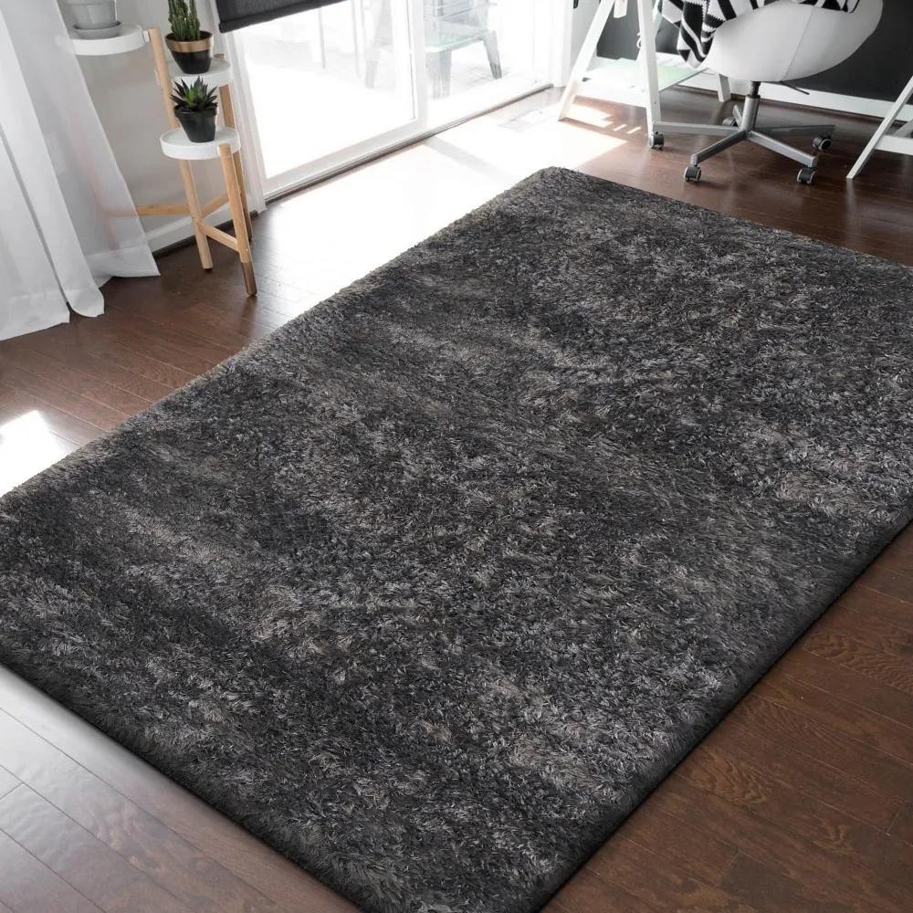 DomTextilu Krásny chlpatý koberec v módnej tmavo sivej farbe 30764-159703
