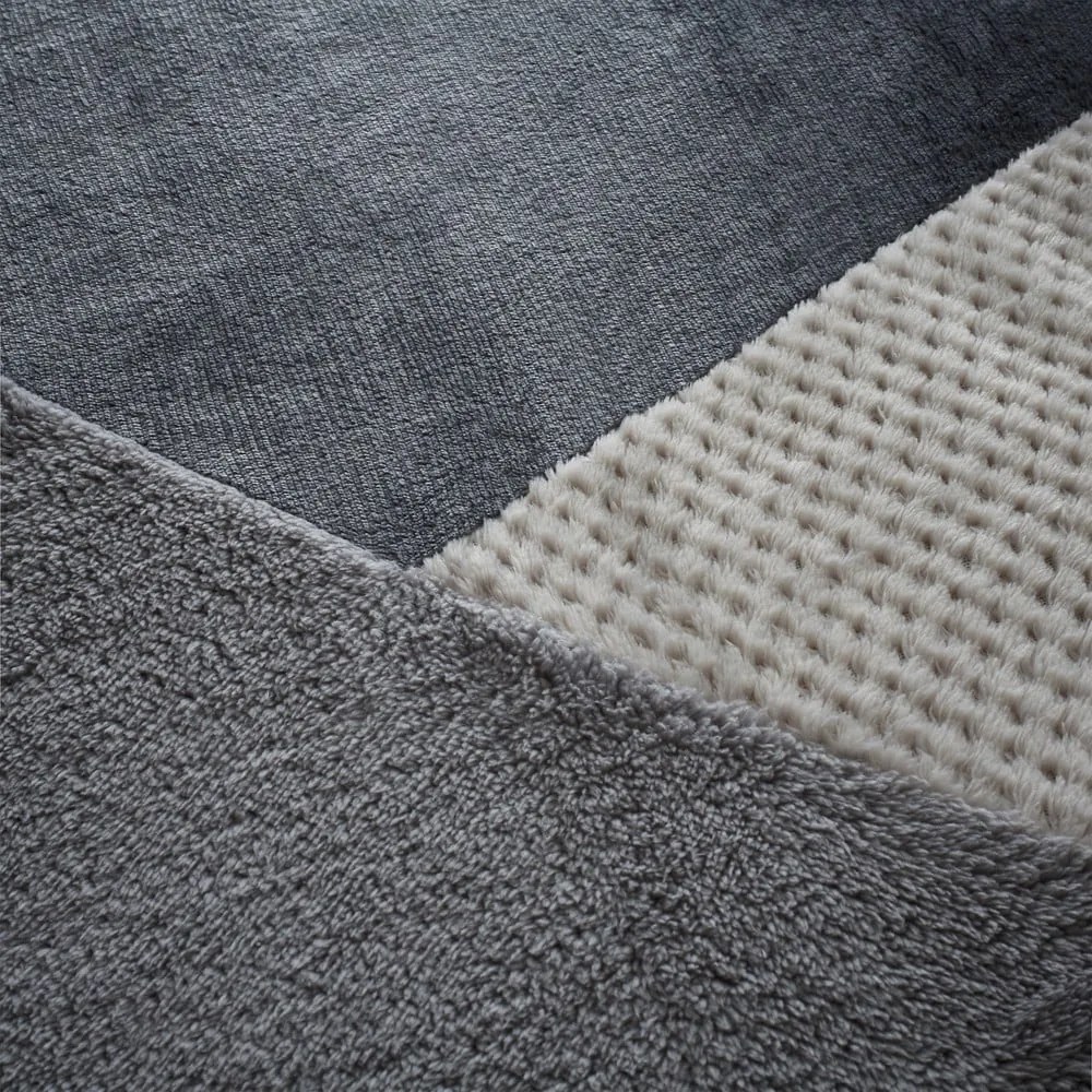 Sivé fleecové obliečky na dvojlôžko 200x200 cm Cosy Larsson Geo – Catherine Lansfield