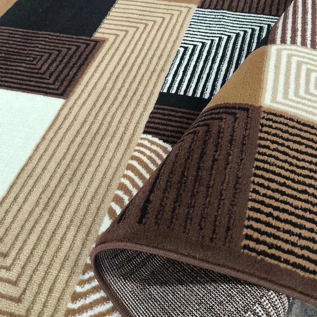 DY Hnedý koberec s geometrickým vzorom Alfa 18 Rozmer: 80x150 cm