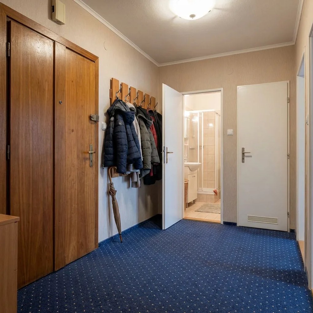 Condor Carpets, Metrážny koberec Udinese modrý - neúčtujeme odrezky z rolky, na mieru, šíře 4m,na mieru, neúčtujeme odrezky, modrá, filc, chodba / predsieň