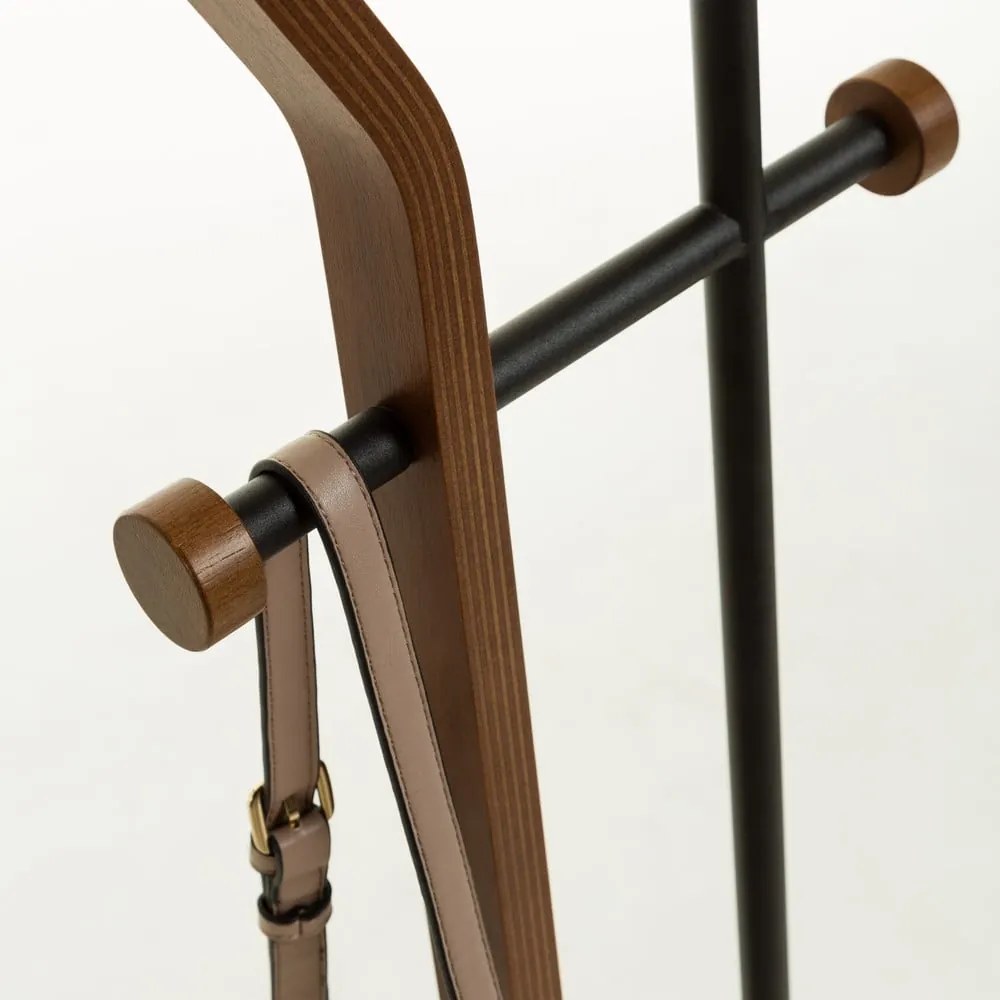 Vešiak v orechovom dekore Kave Home Magali