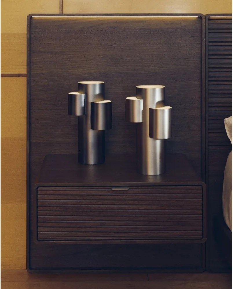 Kovová LED stmievateľná stolová lampa v striebornej farbe (výška 26,5 cm) Adrina – Kave Home