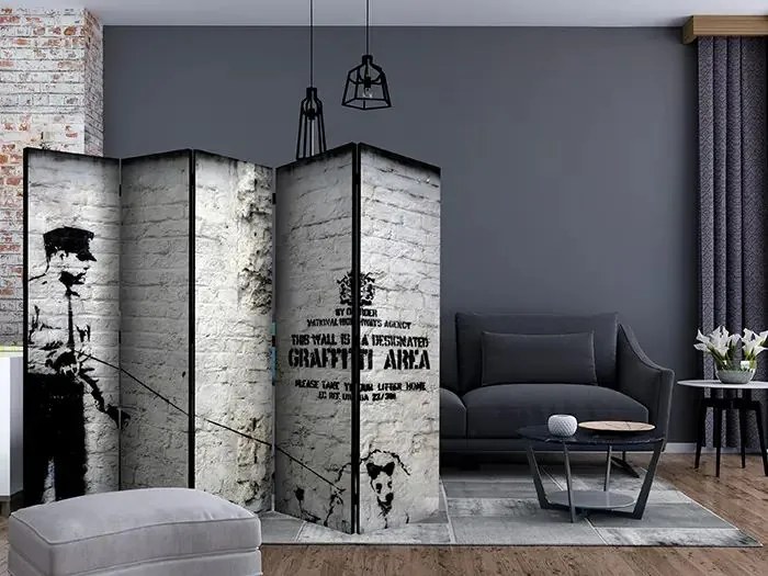 Paraván - Banksy - Graffiti Area II [Room Dividers] Veľkosť: 225x172, Verzia: Akustický