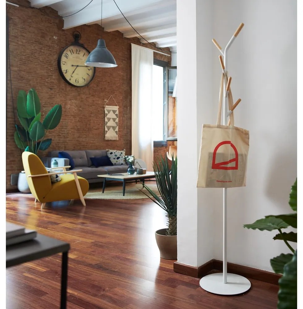 Biely vešiak na kabáty Kave Home Bren