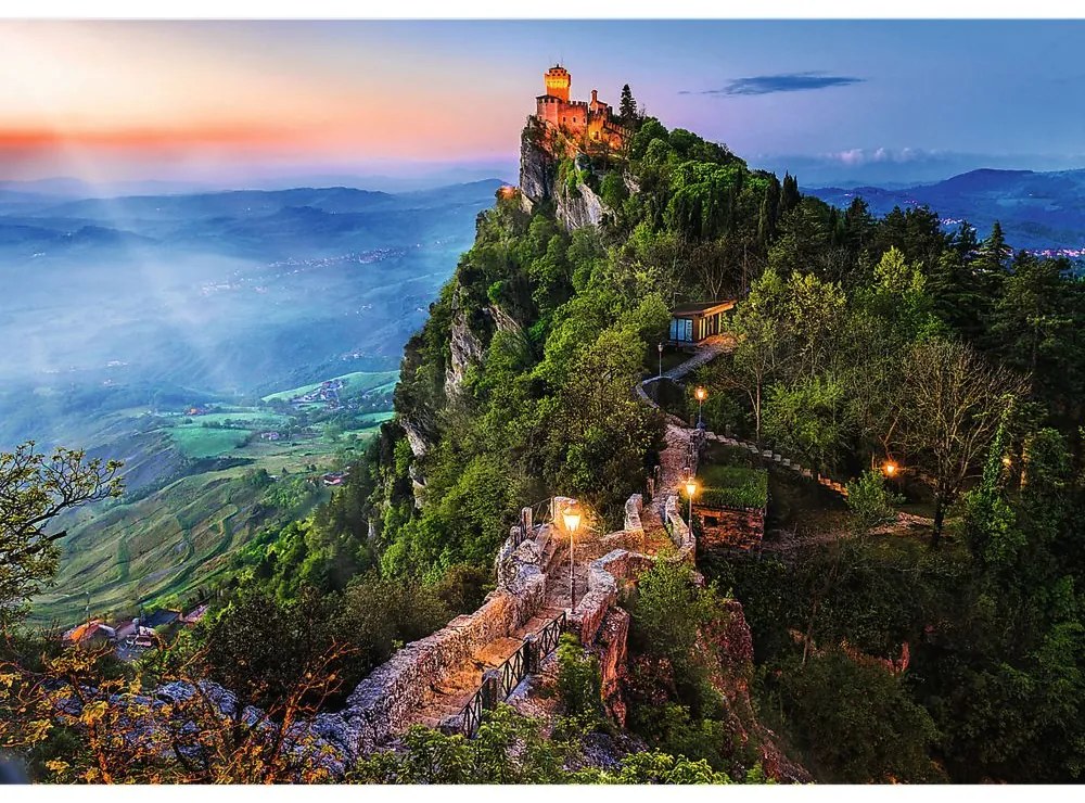 Trefl Puzzle Premium Plus - Photo Odyssey: Cesta Tower,San Marino 1000 dílků