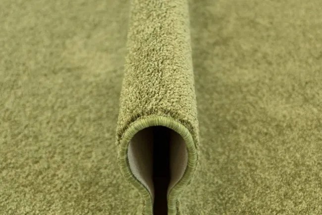 Metrážny koberec Monte-Bianco 46 olivovo zelený