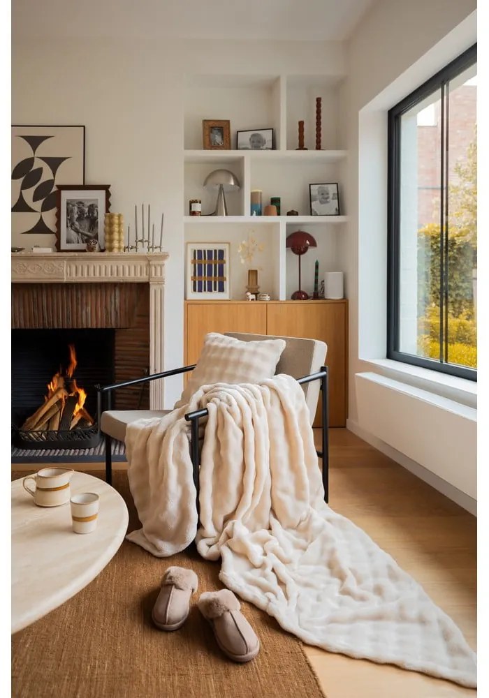 Dekoračný vankúš z mikroplyšu 45x45 cm Wave – Tiseco Home Studio