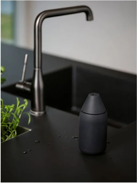 Čierny silikónový dávkovač mydla 300 ml Singles – Zone