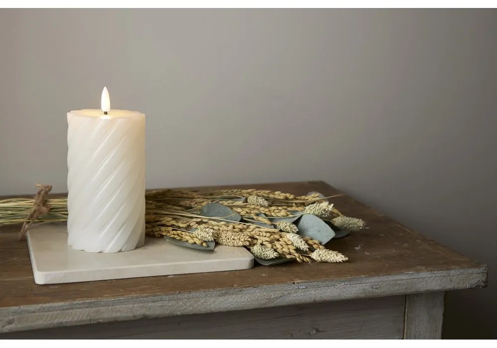 Biela vosková LED sviečka Star Trading Flamme Swirl, výška 15 cm