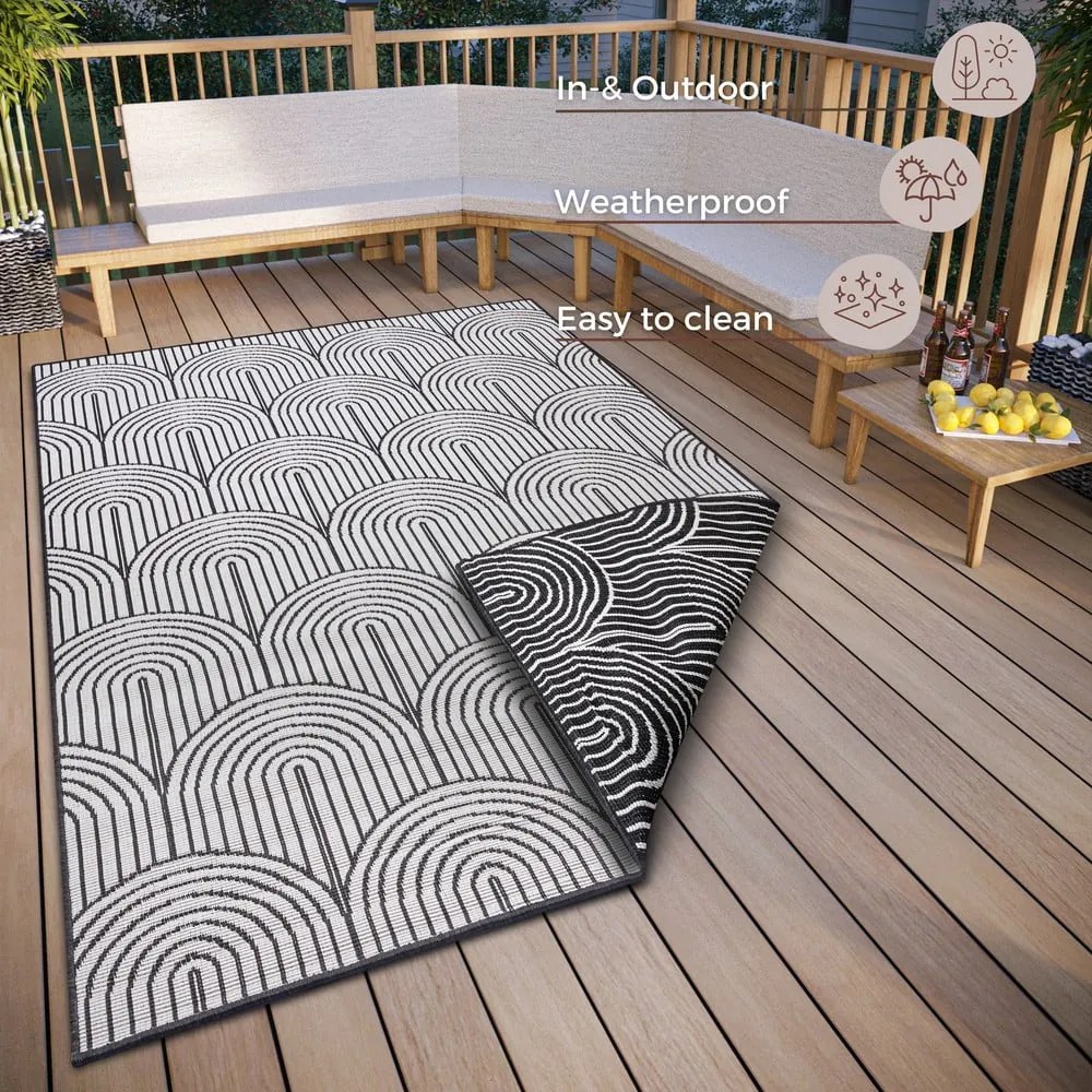 Čierno-biely vonkajší koberec 160x230 cm Pangli Black – Hanse Home