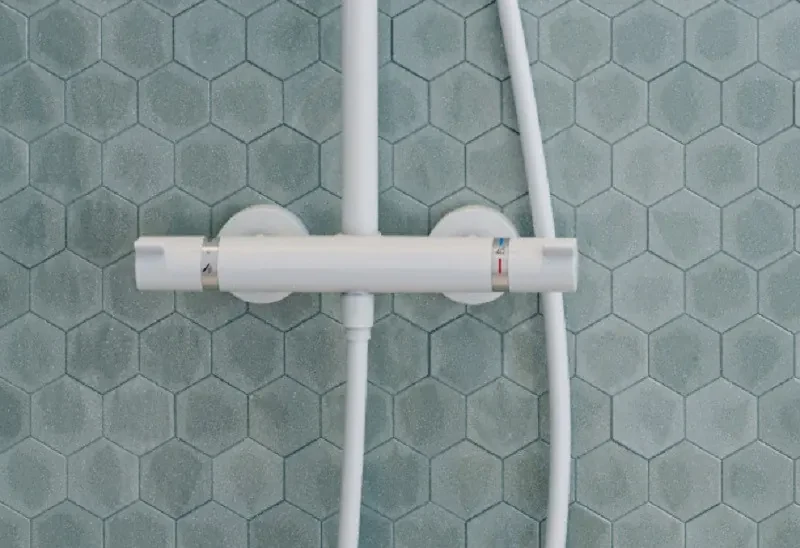 Hansgrohe Croma Select S, Showerpipe 280 1jet EcoSmart 9 l/min s termostatom a ručnou sprchou Raindance Select S 120 3jet, biela matná, HAN-26891700