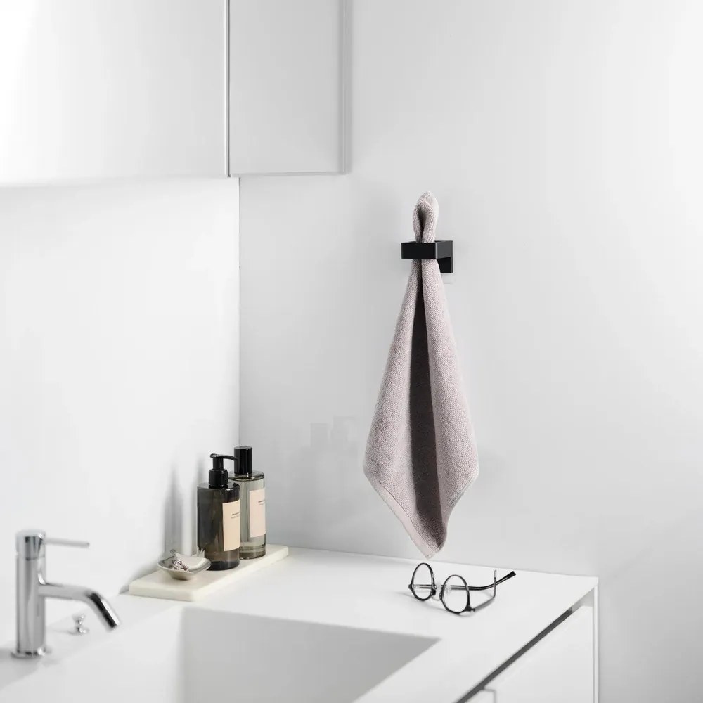 Čierny plastový multifunkčný držiak Film Hook – YAMAZAKI