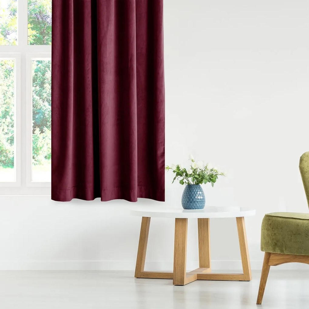 Záves AmeliaHome Velvet s priechodkami 140x270 cm vínový