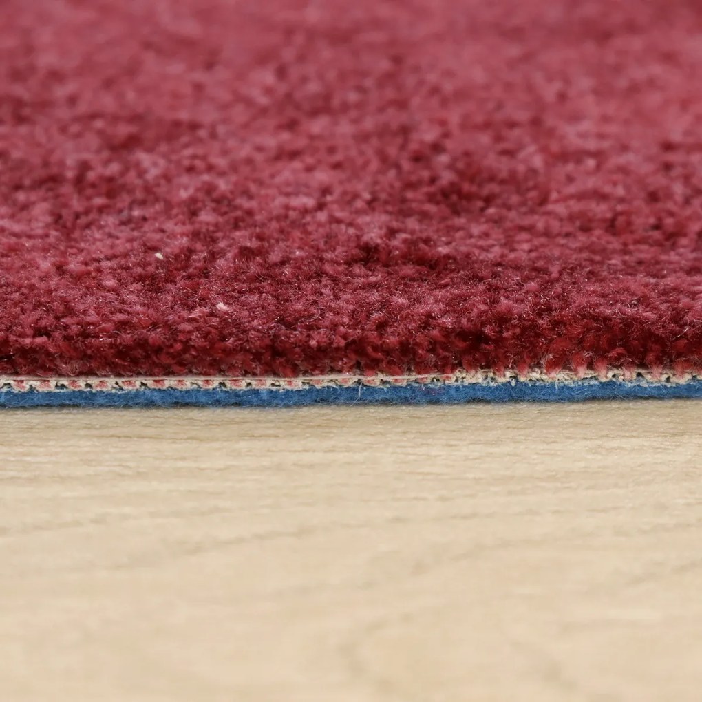 ITC, Koberec metráž Serenade 016, na mieru, šíře 4m,5m, červená, filc, chodba / predsieň