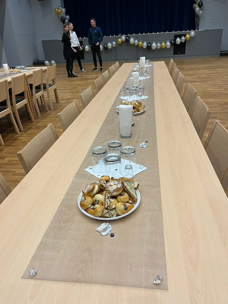 Stima stohovatelná stolička ALEX Vyberte látku ->: MIRON terracotta 22, Odtieň / morenie: Tmavě hnědá