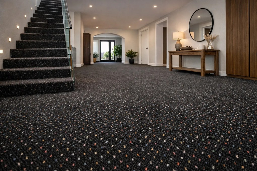 Betap, Metrážny koberec Virtuose 78, na mieru, šíře 4m, čierna, filc, chodba / predsieň