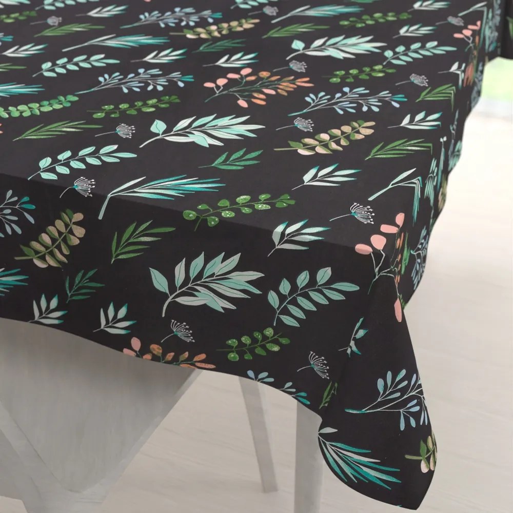 Biante Bavlnený obdĺžnikový obrus Sandra SA-556 Vetvičky s lístkami na čiernom 50x100 cm