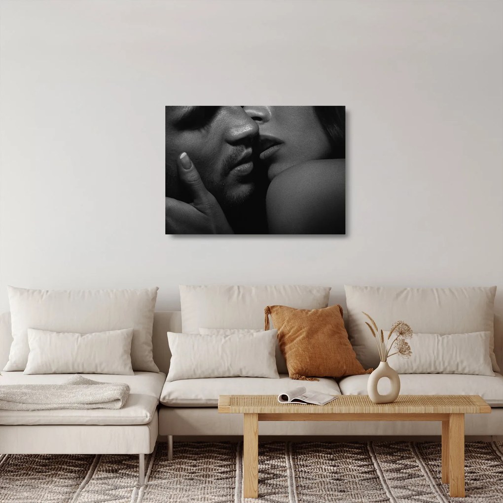 Sklenený obraz - Bozk, čiernobiela fotografia (70x50 cm)