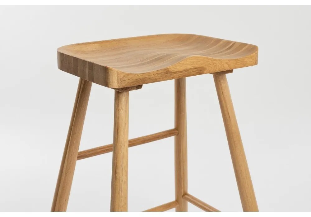 Barová stolička z dubového dreva v prírodnej farbe (výška sedadla 65,5 cm) Vander – White Label