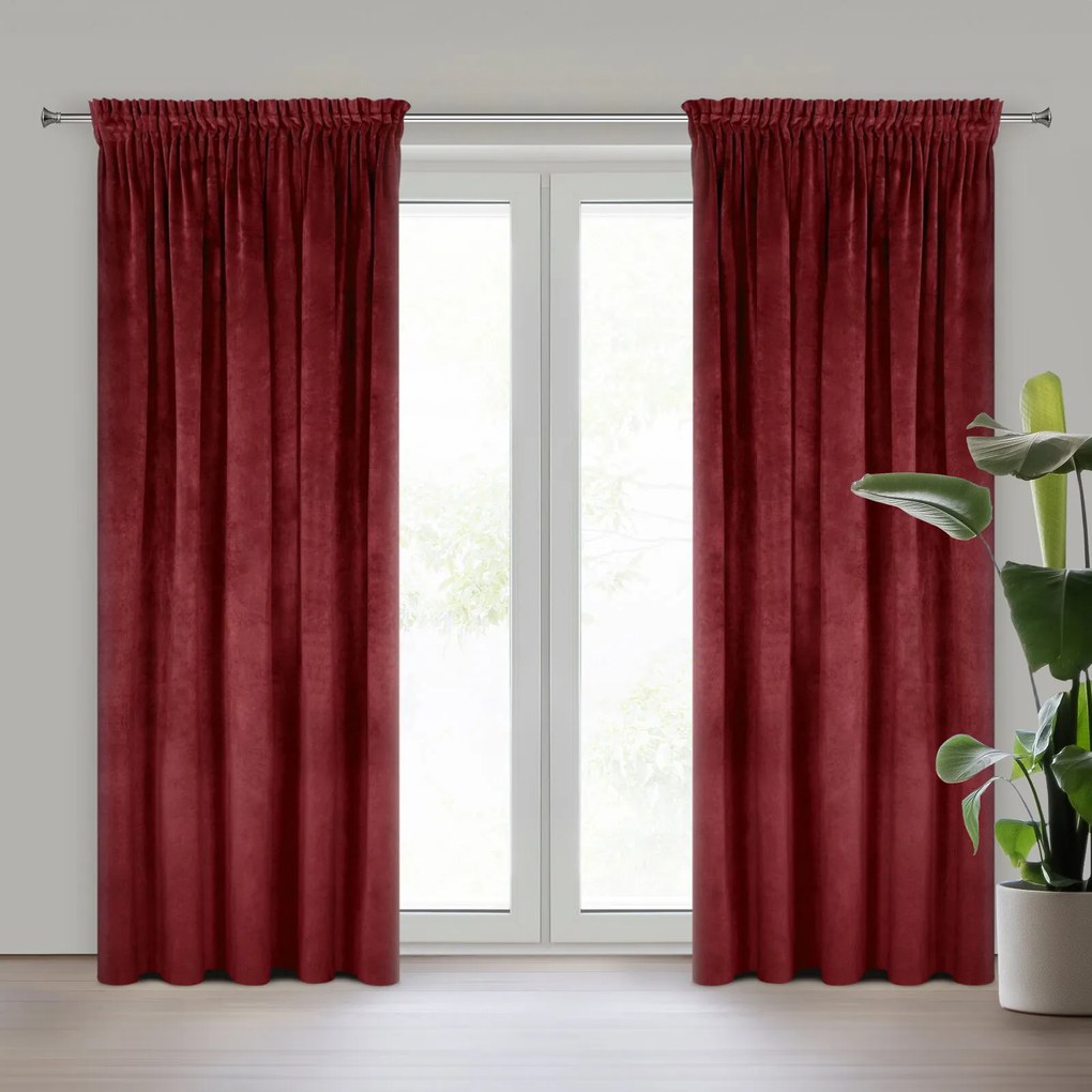 ZATEMŇOVACÍ ZÁVES NA PÁSKE VILLA 140X270 CM TMAVÁ BORDOVÁ