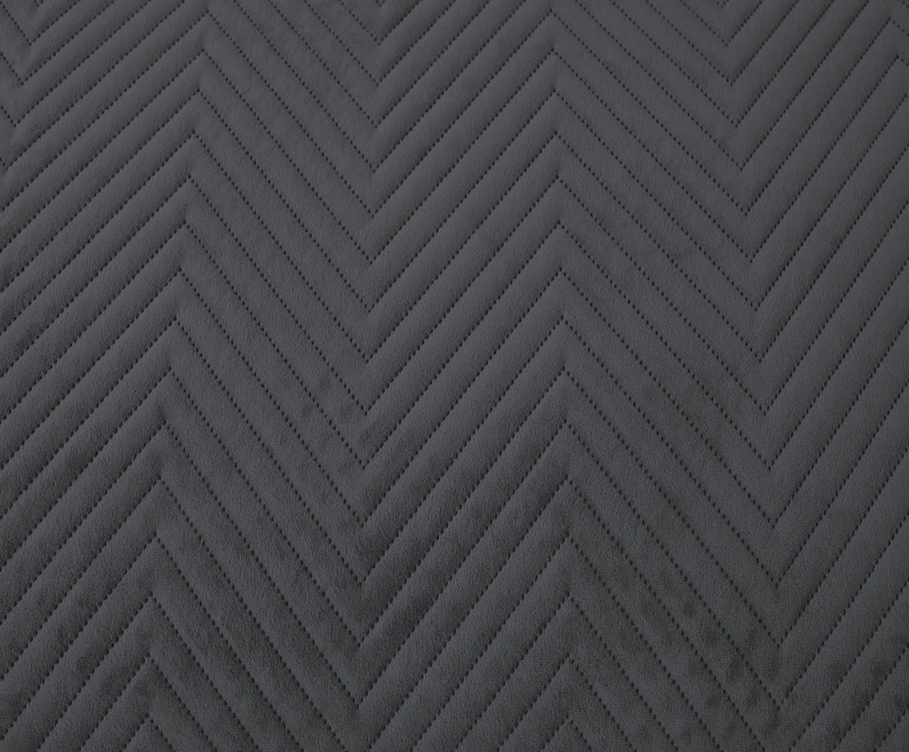 Tmavosivý zamatový prehoz na posteľ so vzorom ARROW VELVET Rozmer: 220 x 240 cm