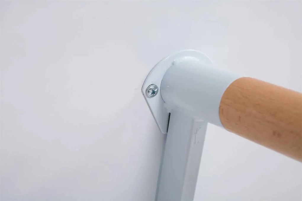 Jedálenský stôl okrúhly Angar, nohy natura - v75 x Ø80 cm - Biela