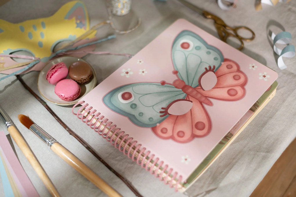 Kniha s vystrihovacími maskami Rosa