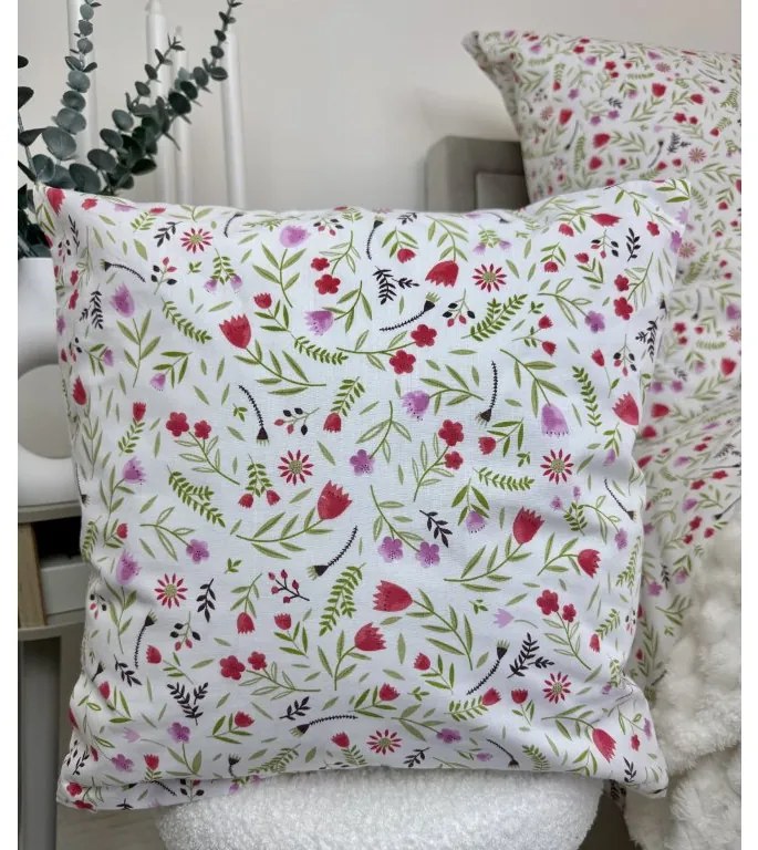 INTERMEDIC SK Bavlnená obliečka Fialové Kvietočky 40x40 cm – zapínanie na zips