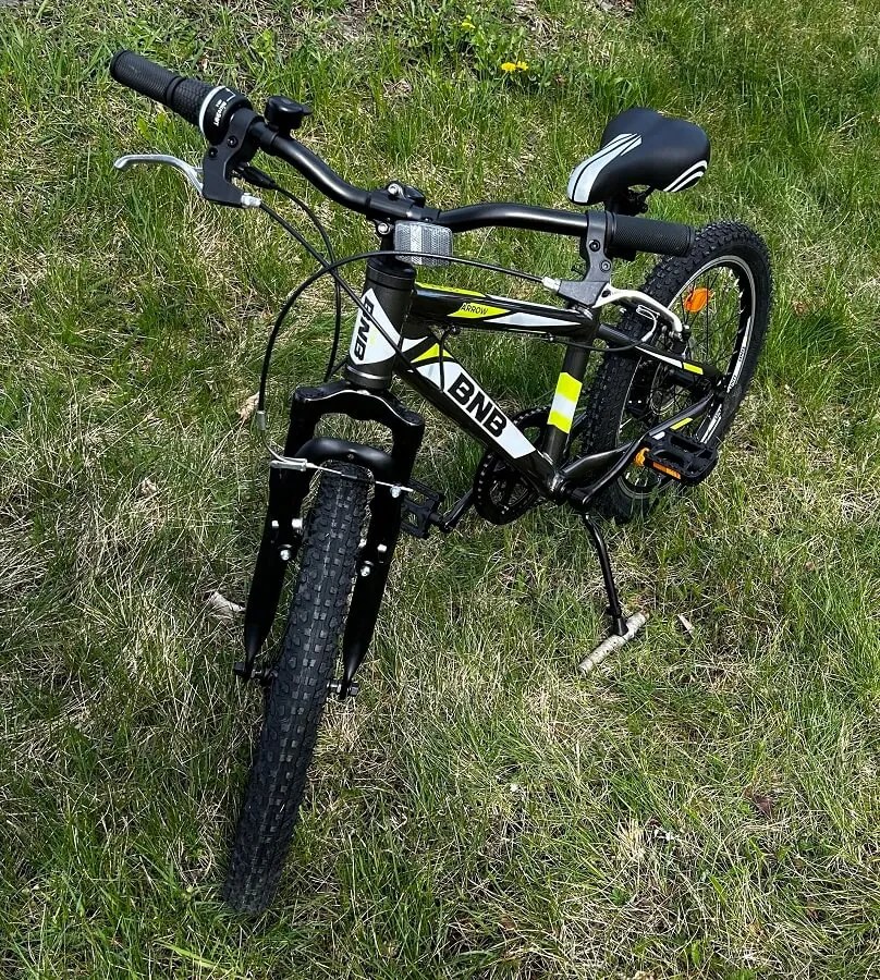 BNB Chlapčenský horský bicykel Arrow YS-7674 BOY šedé 20" 2024