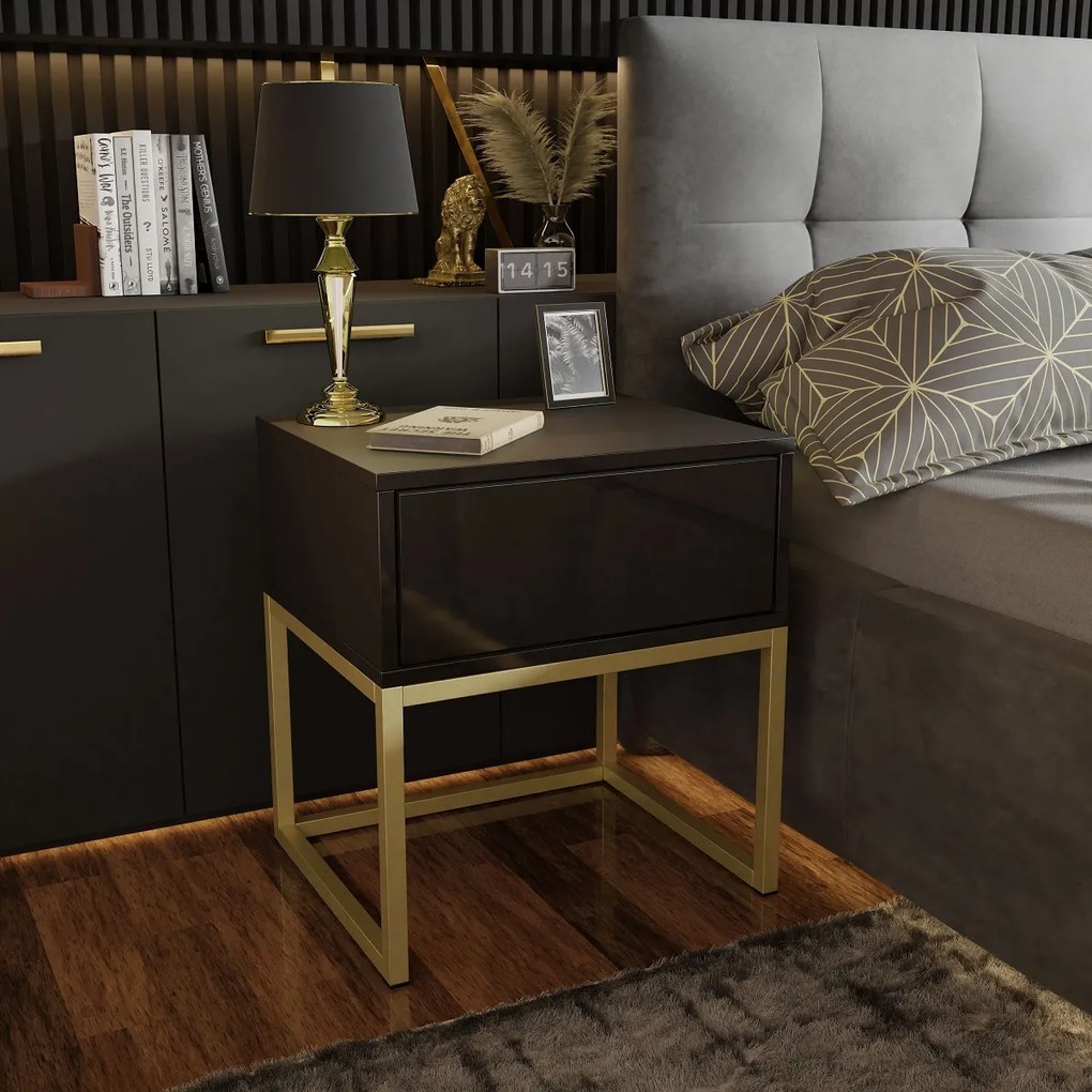 NOČNÝ STOLÍK EDWARD LOFT ZLATÝ OCEĽOVÝ PODSTAVEC ČIERNY VYSOKÝ LESK