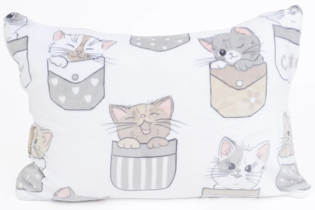 Obliečka na vankúš mikroplyš Exclusive 50 × 70 cm - Mačičky vo vrecku