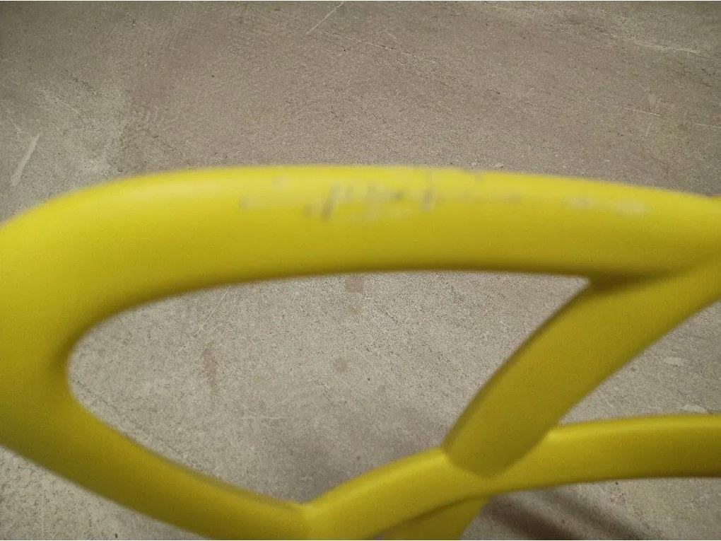 AKCE Žltá plastová stolička KATO II. akosť