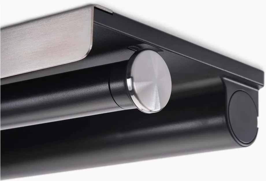 Nástenný plastový držiak na papierové utierky v striebornej farbe RollGrip – Joseph Joseph