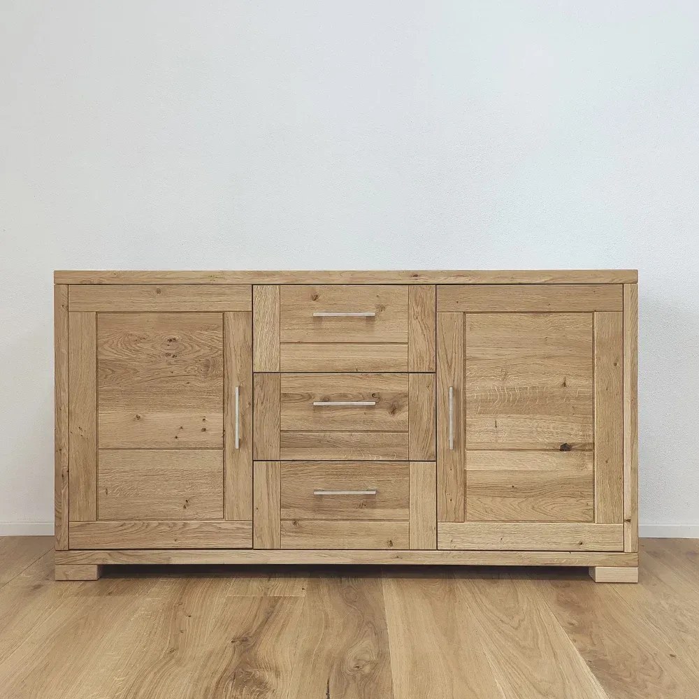 Moderná drevená komoda s 3 zásuvkami a 2 dvierkami 150x43x80 cm