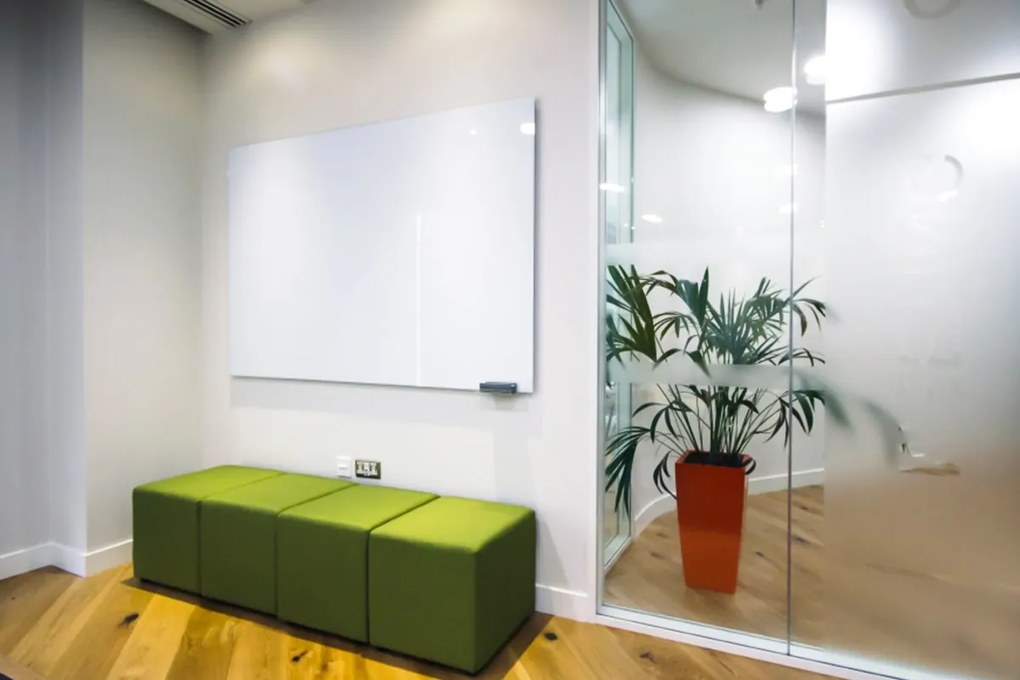 Toptabule.sk  Sklenená magnetická tabuľa biela ULTRAWHITE 120x60 cm