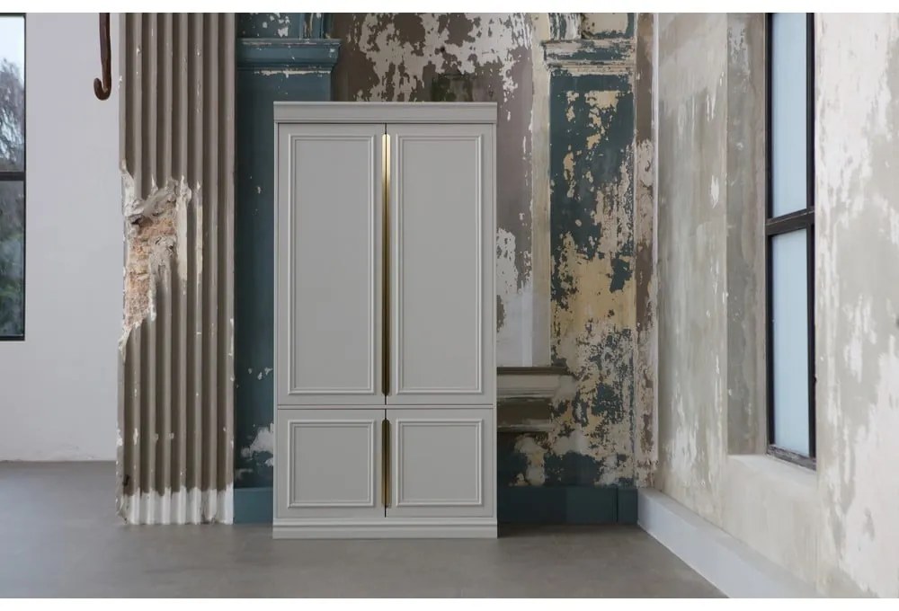 Svetlosivá šatníková skriňa z borovicového dreva 110x215x44 cm Organize – WOOOD