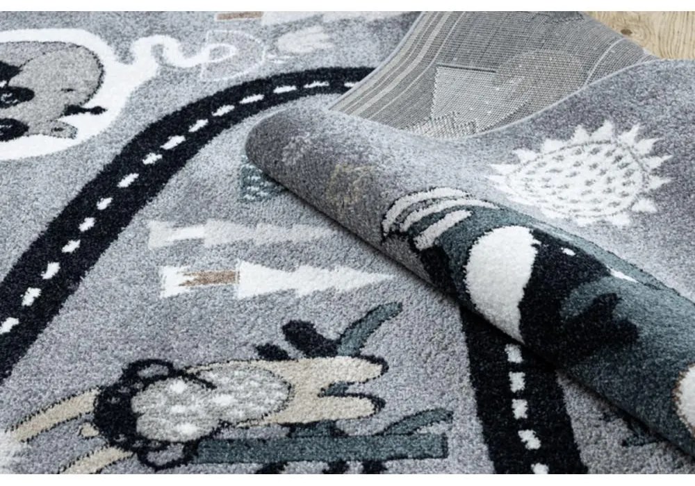 Detský kusový koberec Cesta z mesta sivý 180x270cm