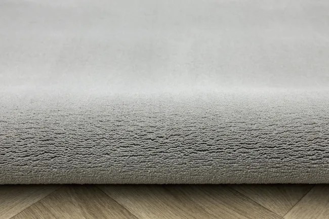 Metrážny koberec Lexus 172 svetlosivý