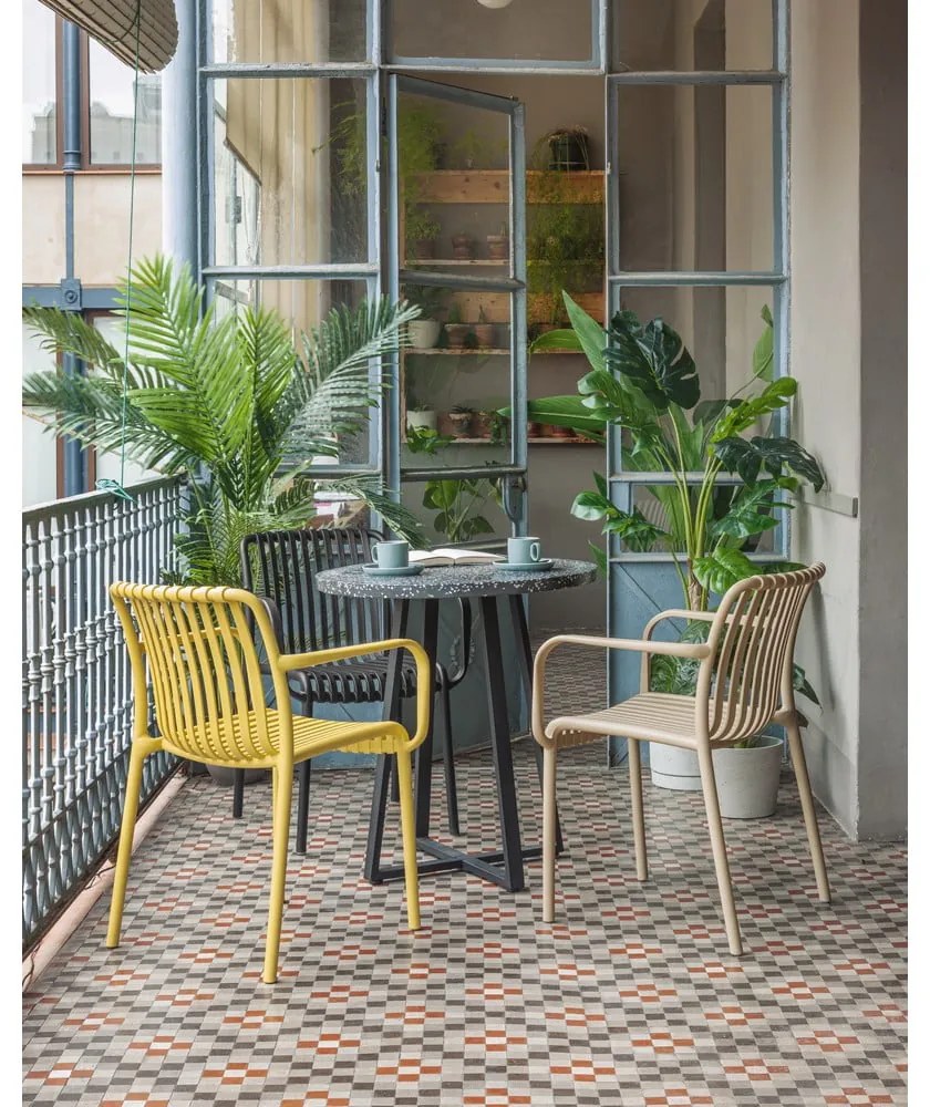 Horčicovožltá záhradná stolička Kave Home Isabellini