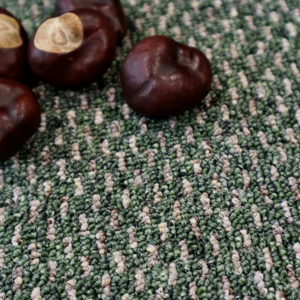 Timzo, Metrážny koberec Rubin 2146 green, na mieru, šíře 4m, zelená, ab (mriežka), chodba / predsieň