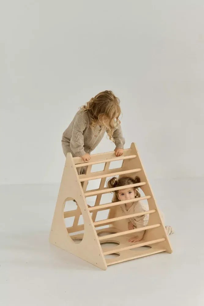 Lezecký Trojuholník: Zábava a Rozvoj Motoriky pre Vaše Dieťa