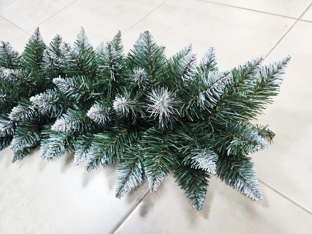 Dekorstudio Vianočná dekorácia Girlanda s bielymi vetvičkami